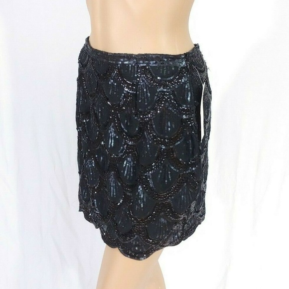 NWT Tobi Black Scalloped Sequin Mini Skirt - Picture 4 of 7